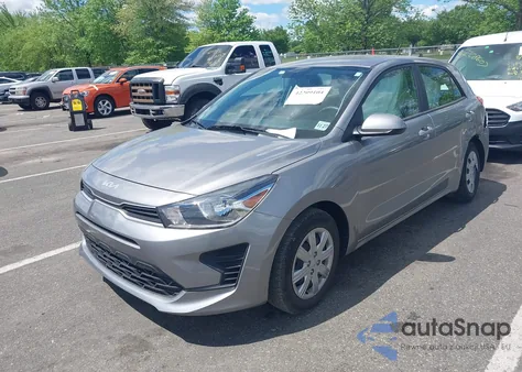 2023 Kia Rio 5-Door S z USA, uszkodzony, nr VIN 3KPA25AD9PE520437